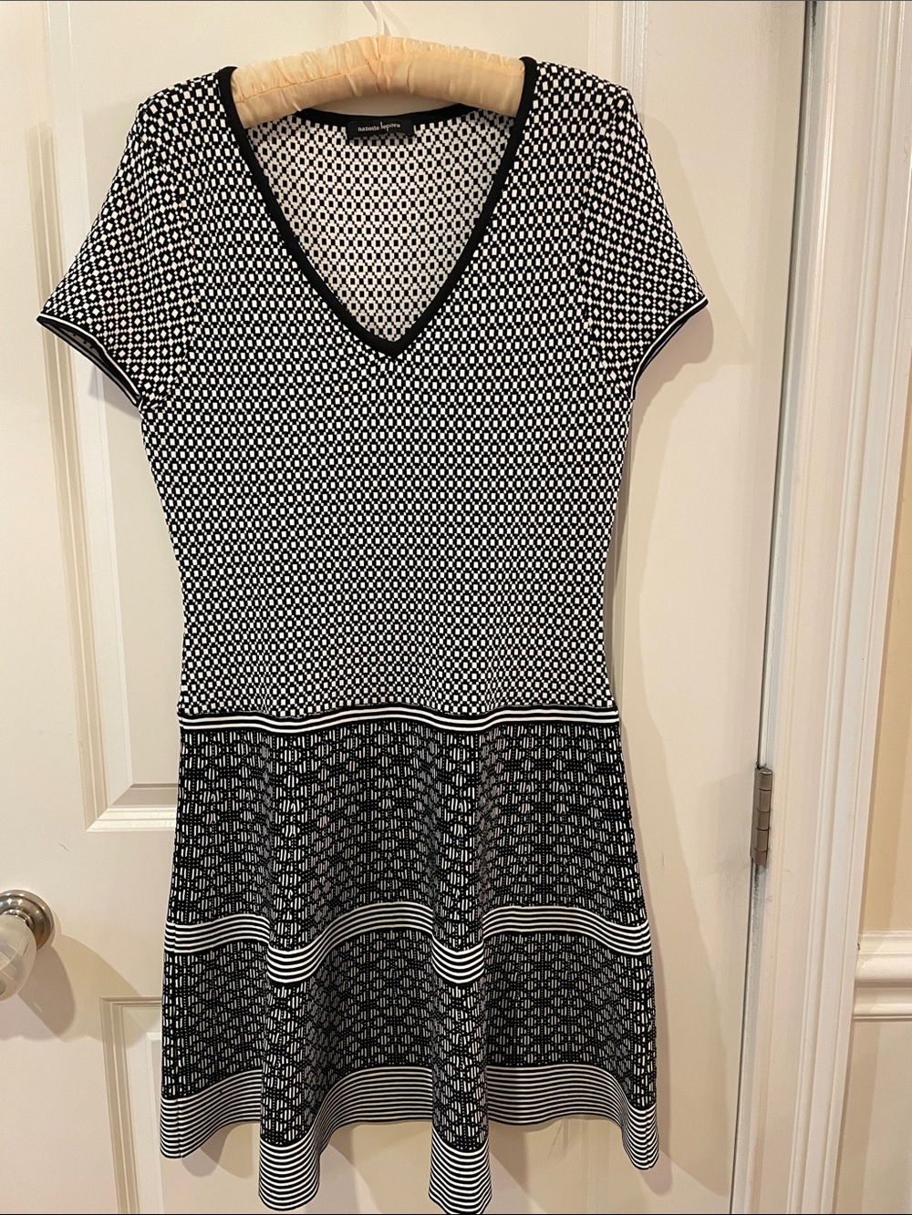 Nanette Lepore Black and White V-Neck Knit Fit-and-Flare Mini Dress M/L